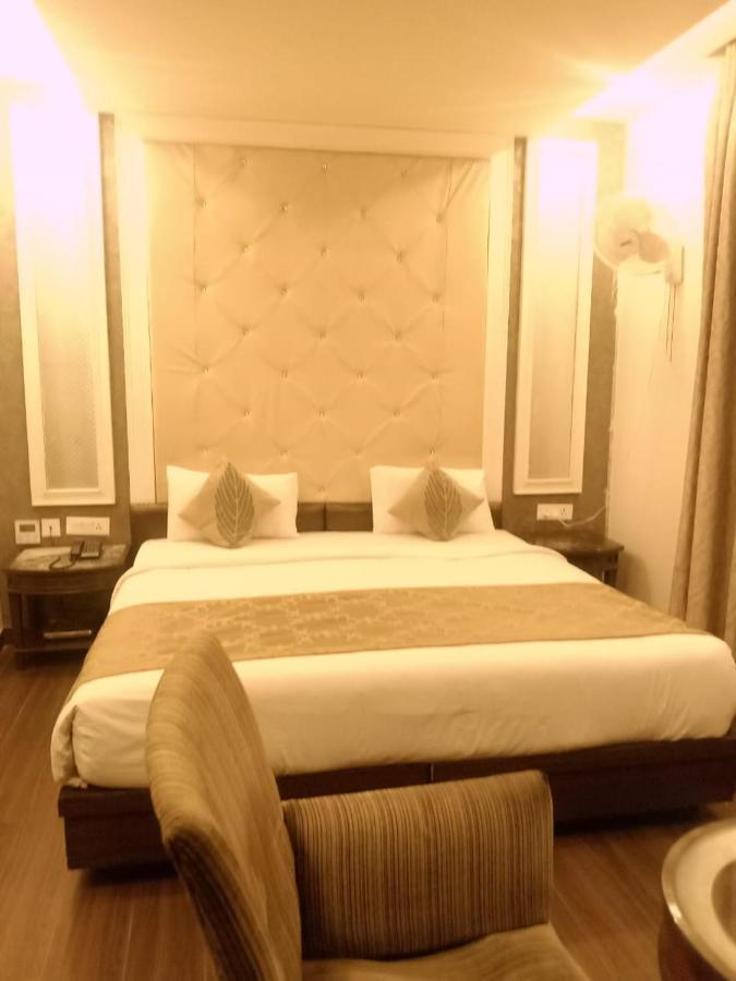 Hotel Wti Airport Grand Delhi Yeni Delhi Dış mekan fotoğraf