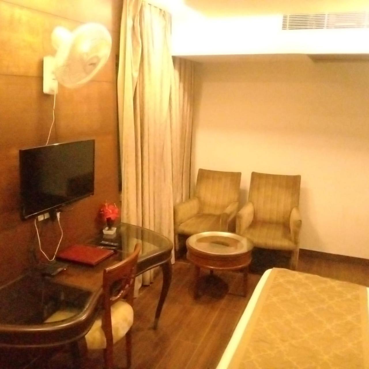 Hotel Wti Airport Grand Delhi Yeni Delhi Dış mekan fotoğraf