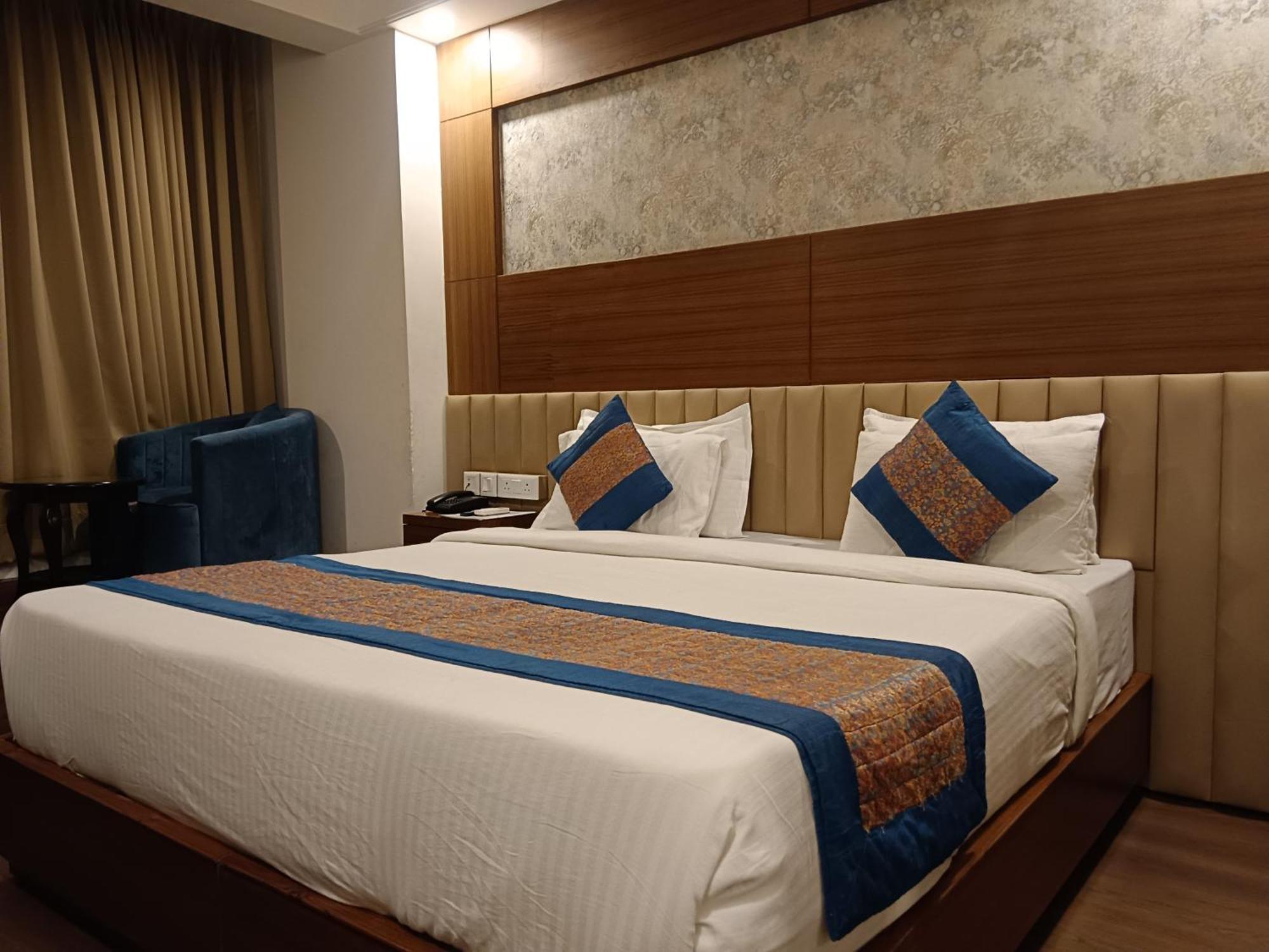 Hotel Wti Airport Grand Delhi Yeni Delhi Dış mekan fotoğraf