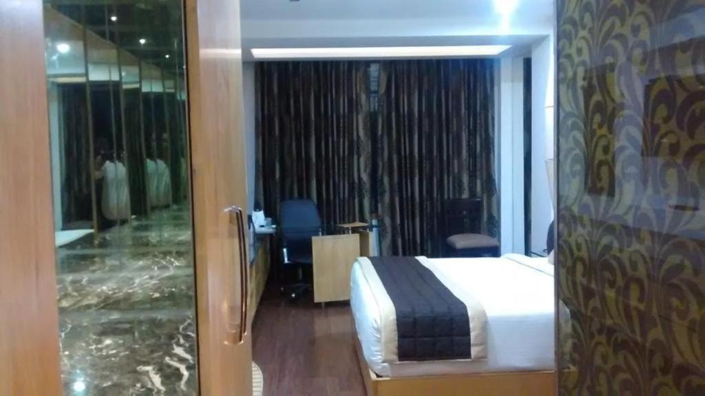 Hotel Wti Airport Grand Delhi Yeni Delhi Dış mekan fotoğraf